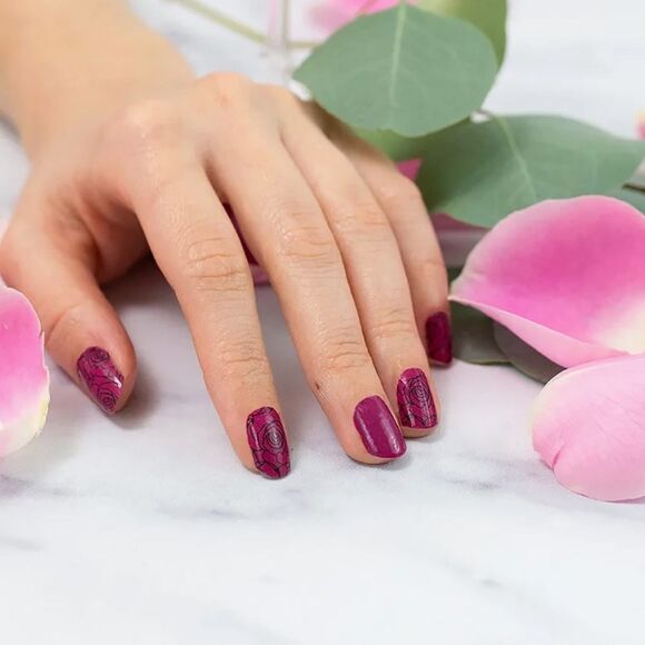 3/$20💘 Color Street Nail Polish Strips in Rose Goes - Picture 7 of 16